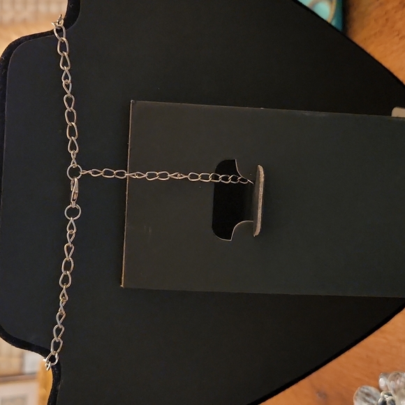 Fashion Necklace, light pink stones, with silver chain and lobster claw clasp. - Picture 4 of 6